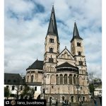 #Repost @liana_buvaltseva with @repostapp
・・・
Привет-привет????Есть кто живой? 
Пункт назначения на сегодня – Бонн. Обычно меня сюда не затащишь, но апрель же…сакуры цветут????Мы с @tatina_symivska  даже в 8 утра проснулись, чтобы раньше китайцев приехать????
.
. .
#vscocam #vsco #vsconature #vsco_allshots #vscogood #vscogram #vscolove #vscophile #vscobest #vscoedit #vscotravel #germany #travel #traveling #holiday #architecture #building #architexture #buildings #vscorussia #ig_nrw #bonnmarathon