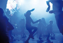 Foto aus der "Party" Tanzroduktion von Alfredo Zinola,