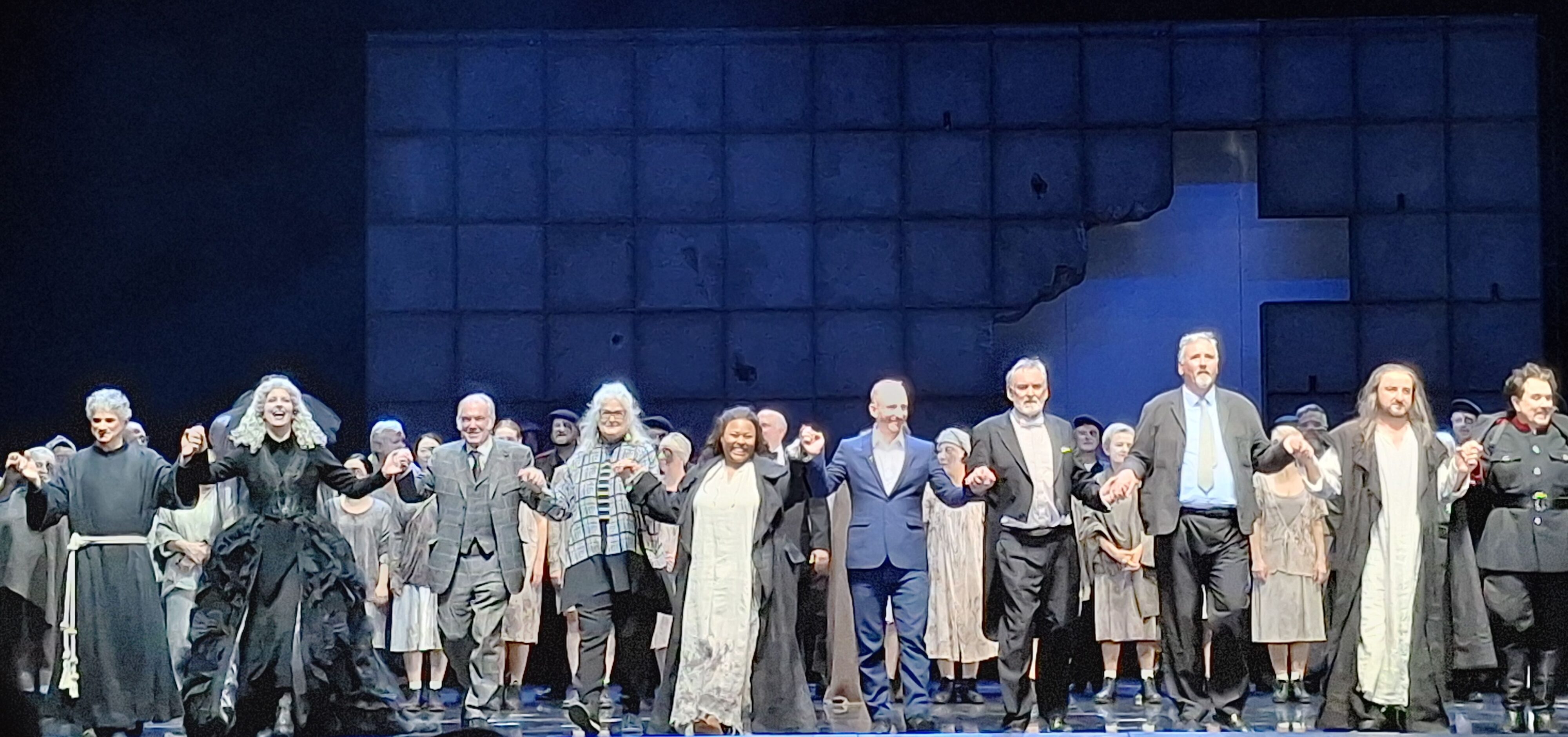 Theater Bonn reported: Giuseppe Verdis „Die Macht des Schicksals (La Forza del Destino)“, „La Strada“ bei den internationalen Tanzhighlights sowie eine Liedersoirée mit Christopher Jähnig