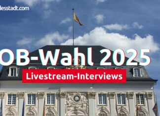Foto des Alten Rathauses mit der Aufschrift "OB-Wahl 2025 - Livestream-Interviews"