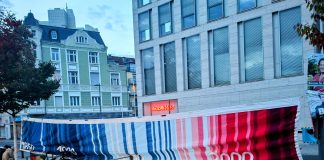 Klimastreifen Banner in Bonner Innenstadt