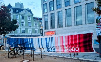 Klimastreifen Banner in Bonner Innenstadt