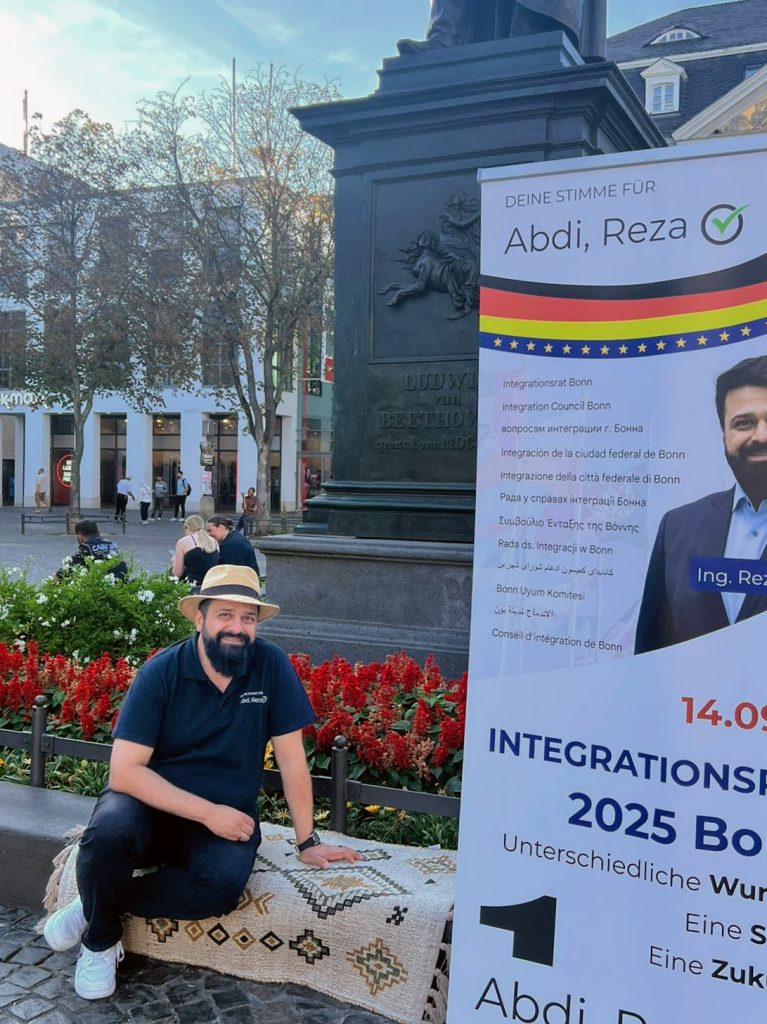 Reza Abdi Straßenwahlkampf auf dem Münsterplatz (Foto: Sandra Prüfer)